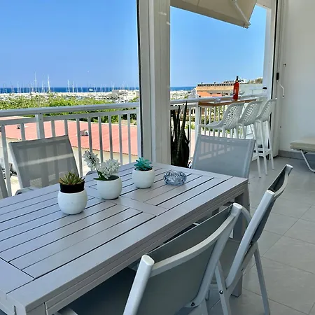 Blue Marine View 公寓